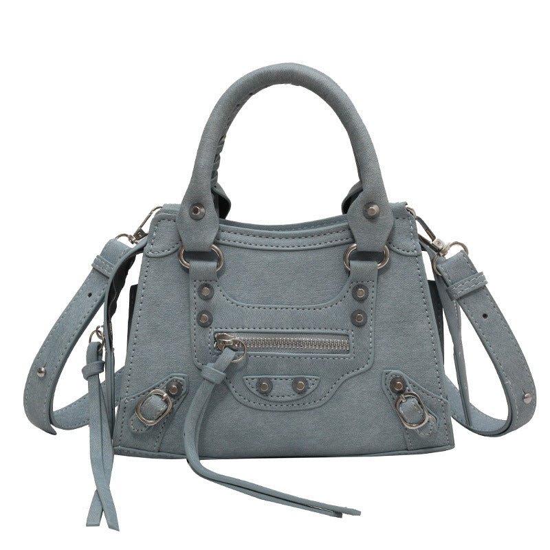 Timeless Shoulder Bag – Uncomplicated Shape, Roomy Interior, Comfortable Strap