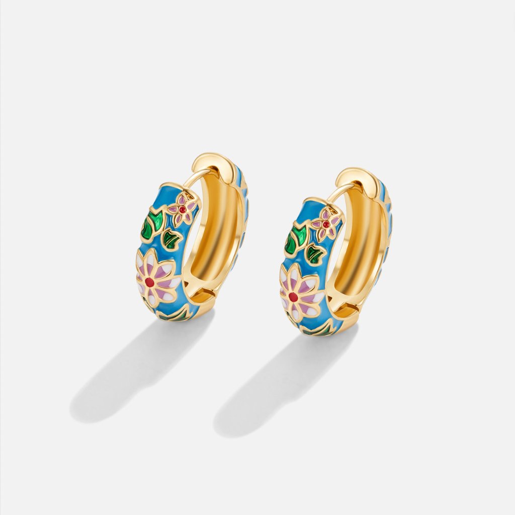 Gold-Tone Earrings – Lightweight, Secure Fastening, Even Finish