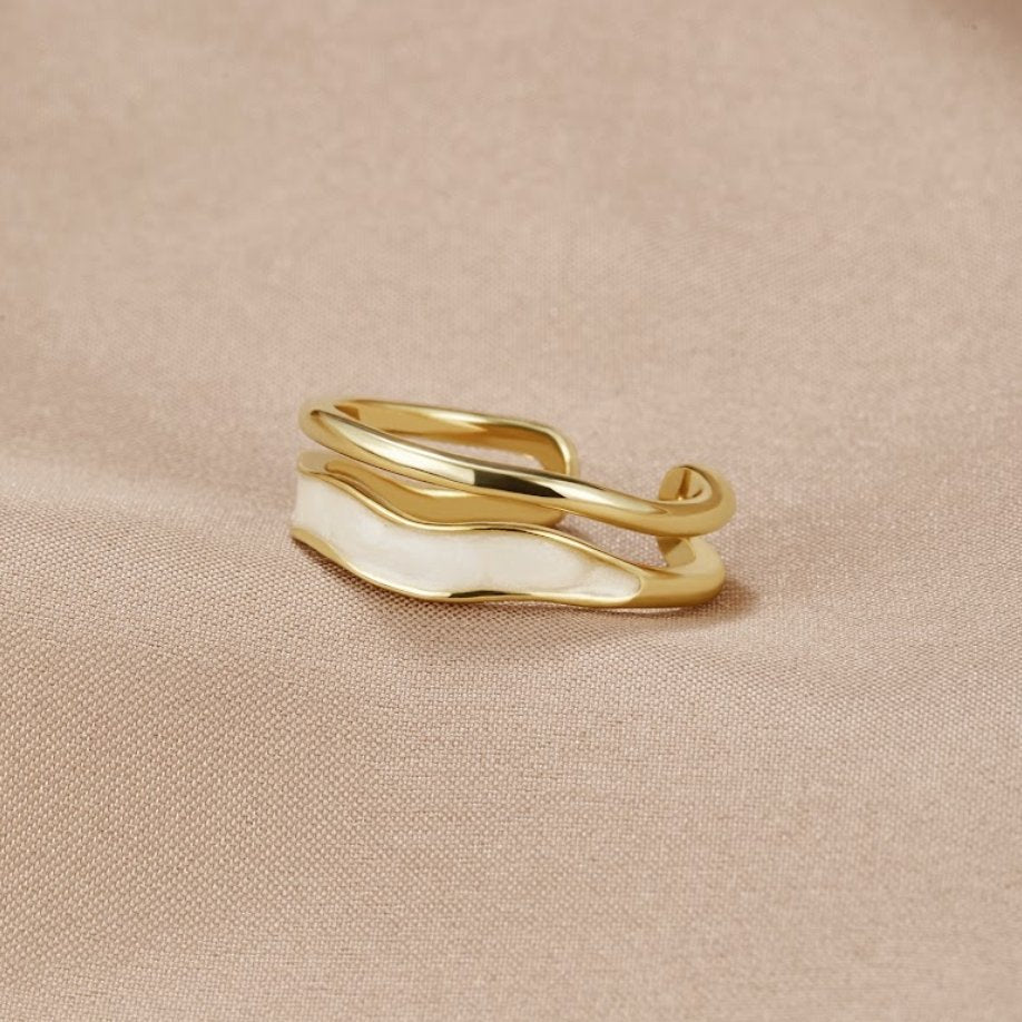Gold-Tone Everyday Ring – Lightweight Comfort, One Size