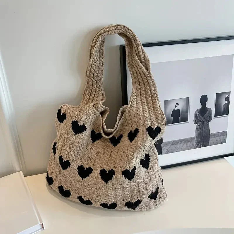 Chic Shoulder Bag – Roomy Main Compartment, Holds Its Shape, Four Colors