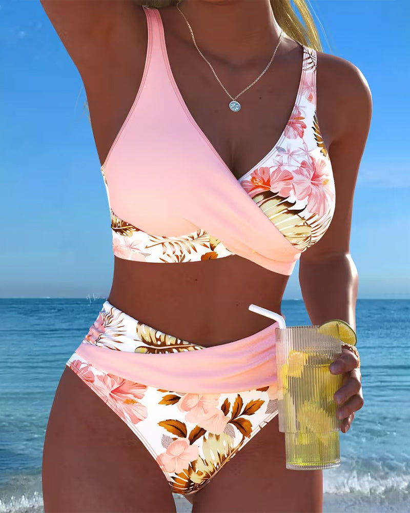 Stretch Bikini Set for Women – Quick-Drying Fabric, Timeless Shape in Pink