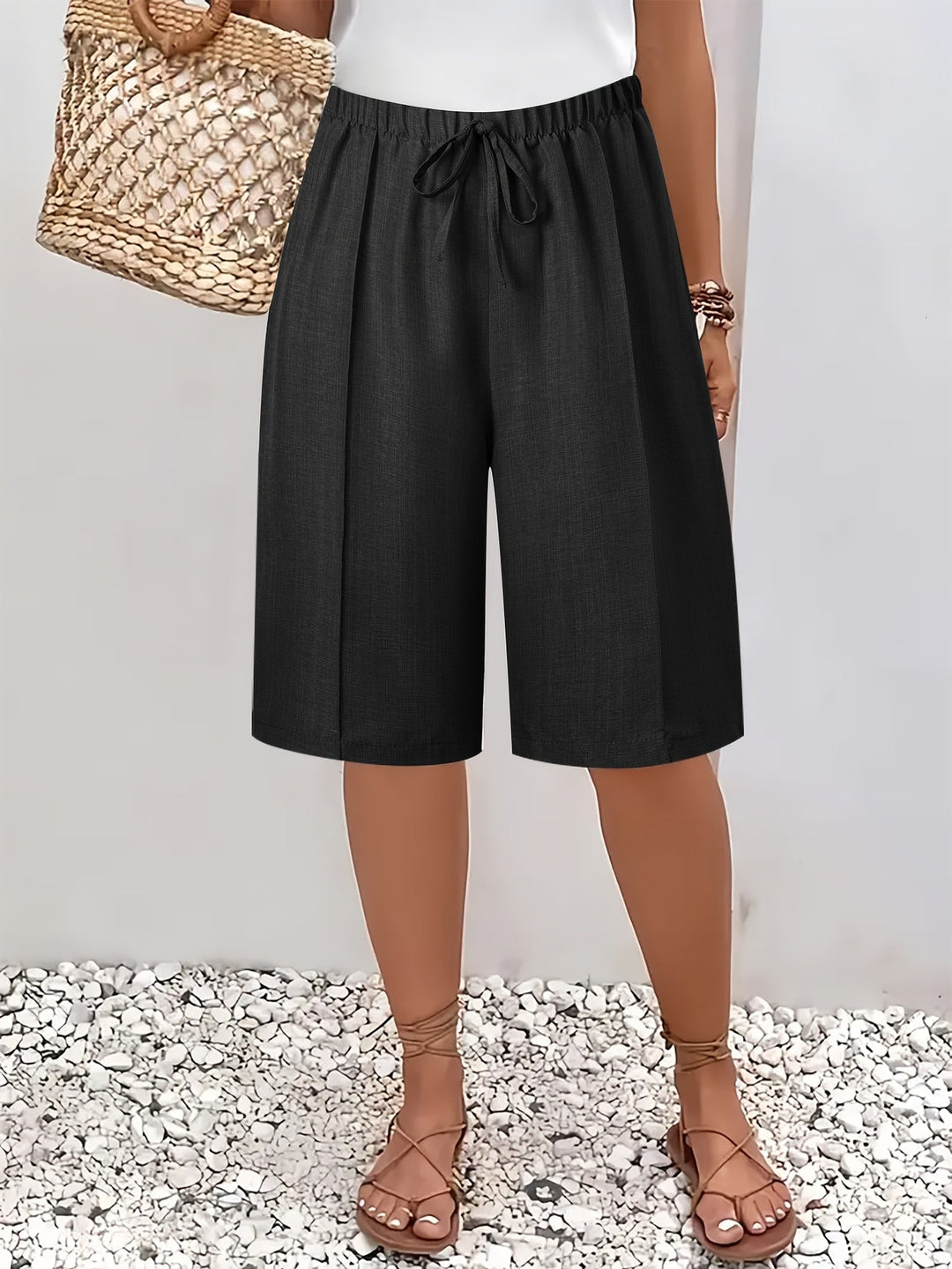 Warm-Weather Shorts for Women – Relaxed Cut, Side Pockets, Neat Hem